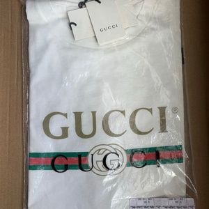 Gucci Oversize T-shirt with Gucci logo